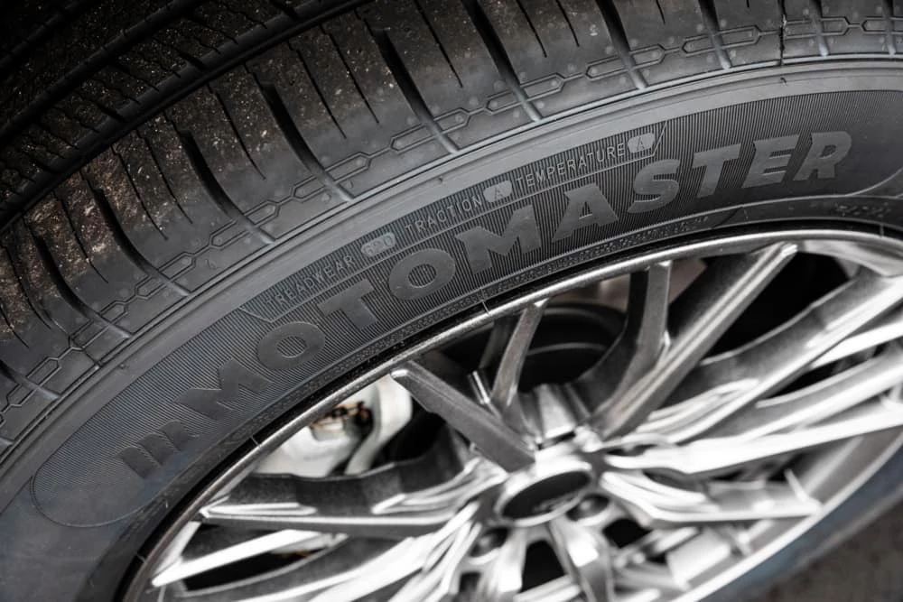 MotoMaster Hydra Edge Tour Tire 14 MotoMaster Hydra Edge Tour Tire - Image 14