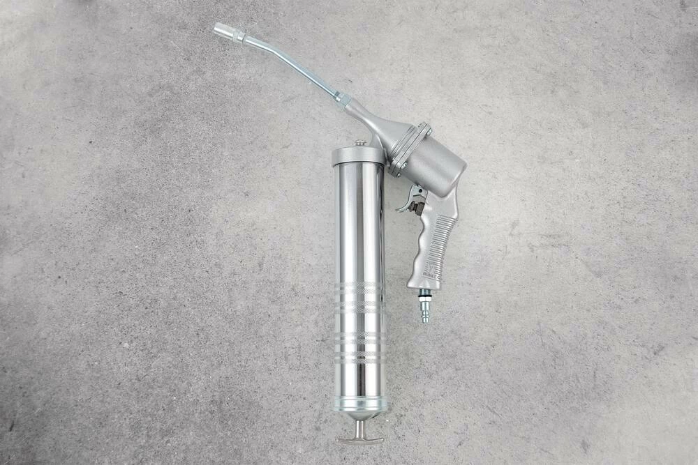 MotoMaster Air Powered Single-Action Grease Gun 2 MotoMaster Air Powered Single-Action Grease Gun - Image 2