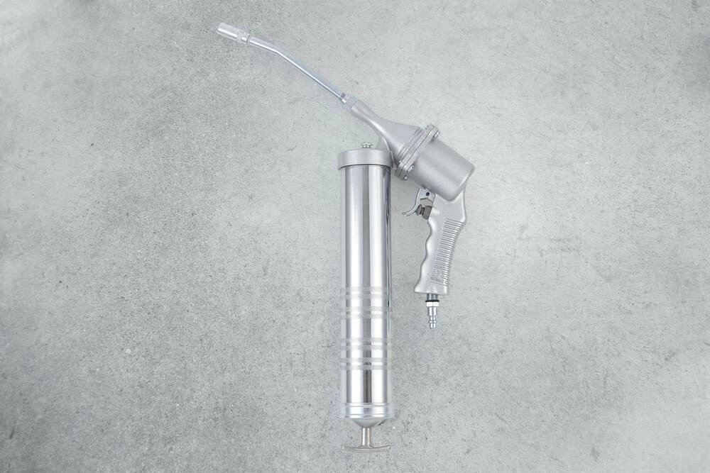 MotoMaster Air Powered Single-Action Grease Gun 6 MotoMaster Air Powered Single-Action Grease Gun - Image 6