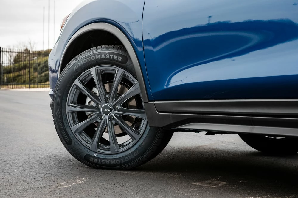 MotoMaster Hydra Edge Tour Tire 4 MotoMaster Hydra Edge Tour Tire - Image 4