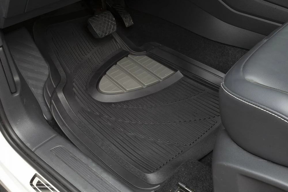 MotoMaster 2-Tone Car Floor Mat Set, 4-pk 6 MotoMaster 2-Tone Car Floor Mat Set, 4-pk - Image 6