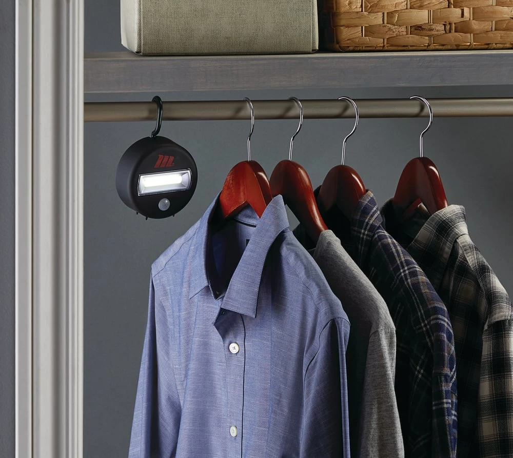 MotoMaster 100 Lumens Sensor Work Light, Warm Light 6 MotoMaster 100 Lumens Sensor Work Light, Warm Light - Image 6